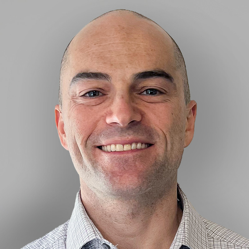 Mike Logashov Portrait